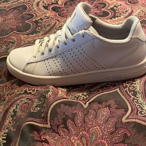 K Swiss women shoe barely worn.